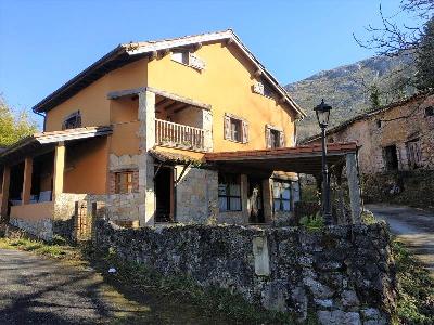 Vivienda pareada en Collia