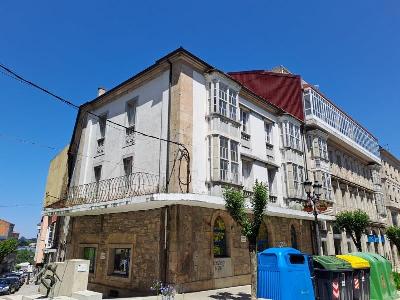 Edificio en Lalin