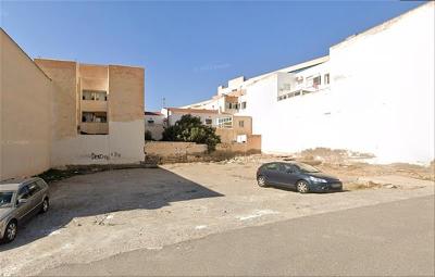 Suelo urbano en V�car